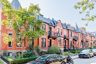 56 Bruce Av in Westmount, QC - Building Photo