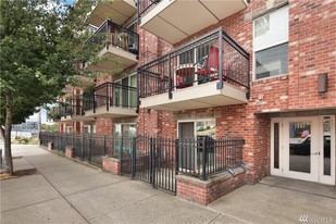 1001 N State St, Unit 107 in Bellingham, WA - Building Photo