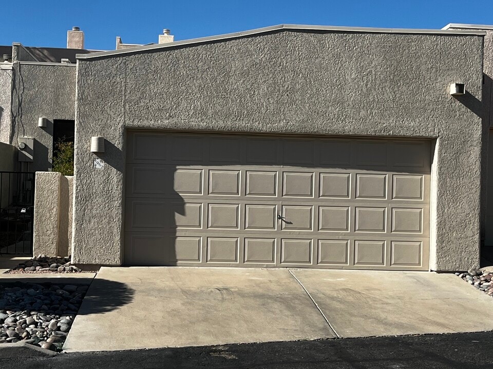 4952 N Valle in Tucson, AZ - Foto de edificio