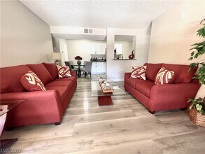 5250 Mission Carmel Ln in Las Vegas, NV - Building Photo - Building Photo