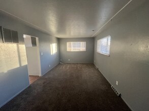 4710 Lincoln St in Denver, CO - Foto de edificio - Building Photo