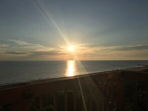 1874 E Ocean View Ave, Unit F in Norfolk, VA - Foto de edificio - Building Photo