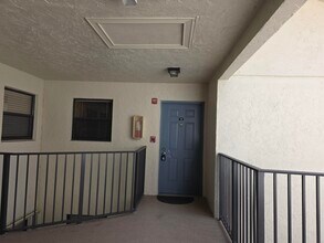 1542 Lake Crystal Dr in Royal Palm Beach, FL - Building Photo - Building Photo