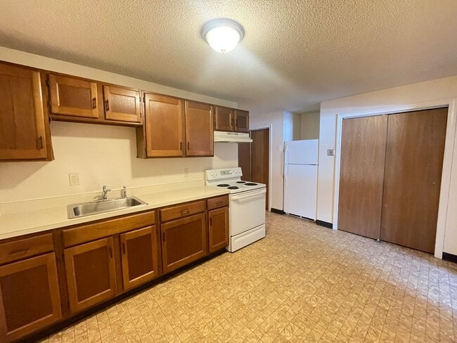 185 Loudon Rd in Concord, NH - Foto de edificio - Building Photo