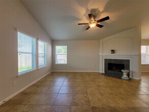 2723 Wild Oak Park Dr in Conroe, TX - Building Photo - Building Photo