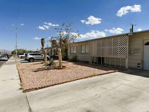 6553 Bourbon Way in Las Vegas, NV - Building Photo - Building Photo