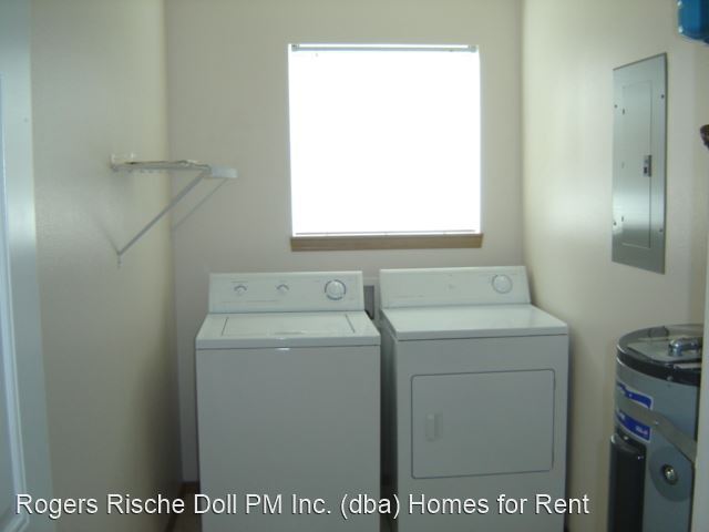 1328 NW Falls Creek Loop-Unit -#201 in Oak Harbor, WA - Building Photo - Building Photo