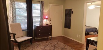 710 E Dean Keeton St in Austin, TX - Building Photo