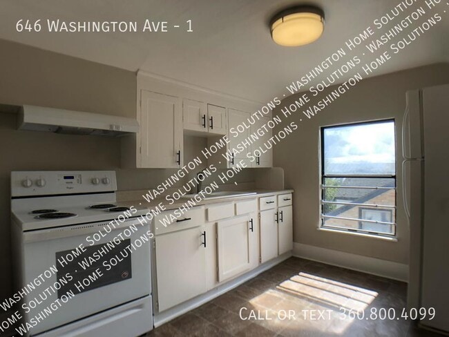 646 Washington Ave in Bremerton, WA - Building Photo - Building Photo