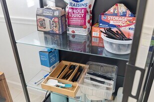 5057 Les Chateaux Dr, Unit 245 in Dallas, TX - Building Photo