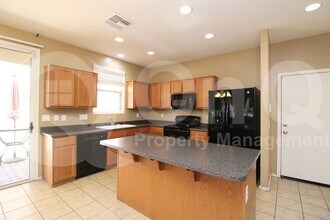 105 N 87th Ave in Tolleson, AZ - Building Photo - Building Photo