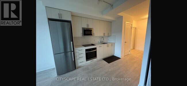 2545 Simcoe St N in Oshawa, ON - Building Photo - Building Photo