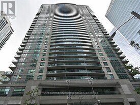30 Grand Trunk Crescent in Toronto, ON - Building Photo