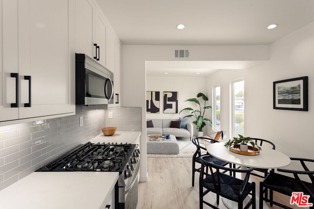 1319 S St Andrews Pl in Los Angeles, CA - Building Photo