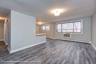 1619 E Thacker St in Des Plaines, IL - Building Photo - Interior Photo