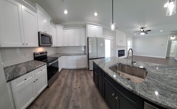 205 Fitzgerald Dr in Pikeville, NC - Building Photo - Building Photo