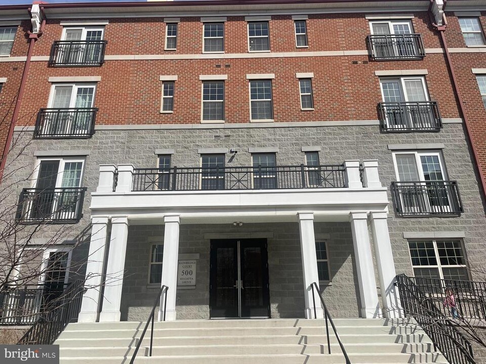 500 Regatta Dr in Philadelphia, PA - Foto de edificio