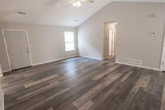 1534 Bodie Dr in Columbia, MO - Foto de edificio - Building Photo