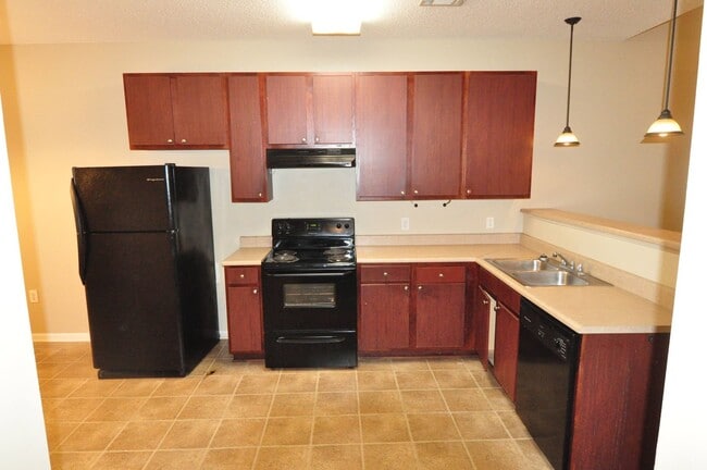 213-215 Pine Meadows Cir in Elmore, AL - Building Photo - Building Photo