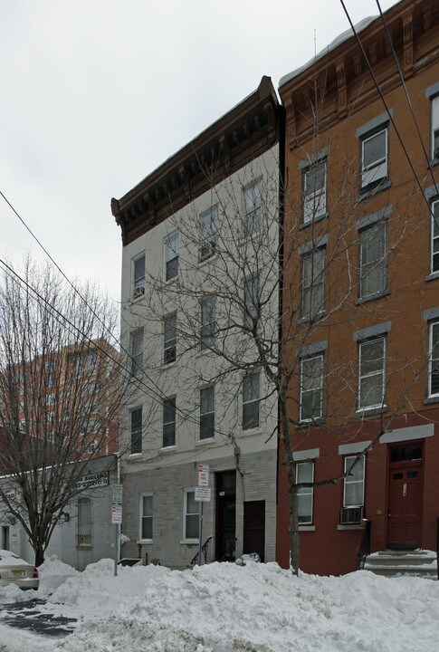 136 Steuben St in Jersey City, NJ - Building Photo