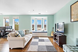 71 Grand St in Hoboken, NJ - Building Photo - Building Photo