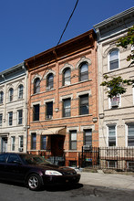 323 Menahan St in Brooklyn, NY - Building Photo - Building Photo