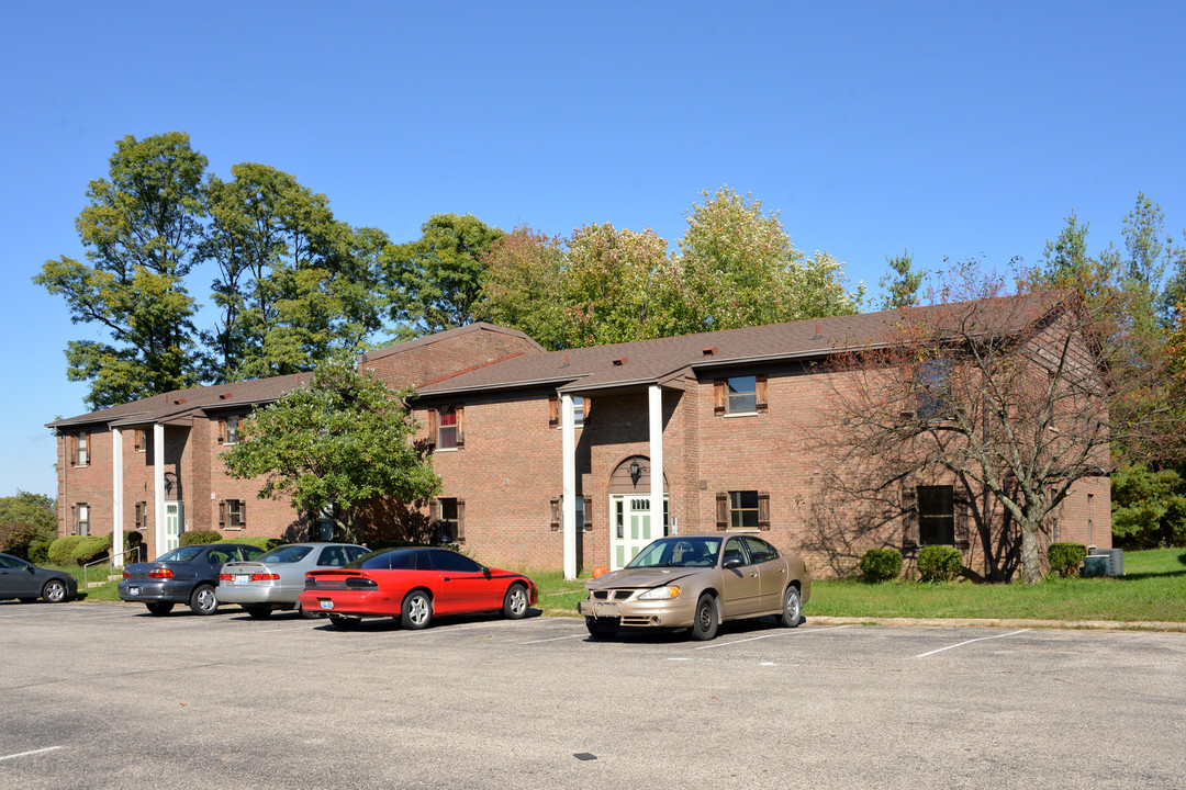 Chateau-Ridge Apartments in Dayton, KY - Building Photo