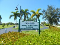 424 SW 38th Pl in Cape Coral, FL - Foto de edificio - Building Photo