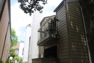 10051 Westpark Dr in Houston, TX - Building Photo - Building Photo