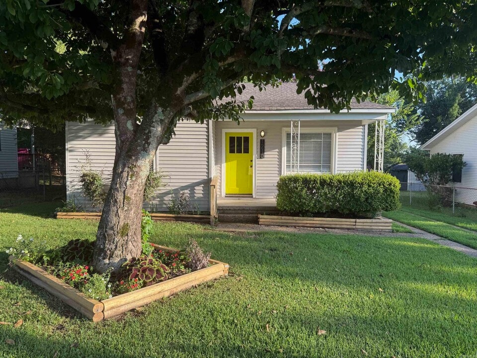 1210 Thelma St in Benton, AR - Building Photo
