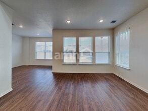 2716 Geronimo Creek in New Braunfels, TX - Foto de edificio - Building Photo