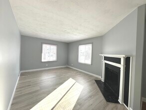 1410 Beverly Ln in Streamwood, IL - Building Photo - Building Photo