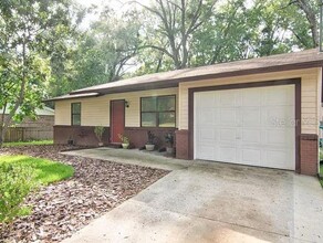 11907 NW 147 Pl in Alachua, FL - Foto de edificio - Building Photo