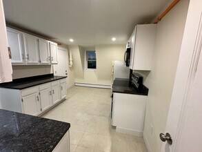 440 Newtonville Ave in Newton, MA - Building Photo - Building Photo