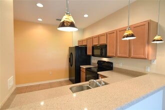201 Angel Trumpet Way in Oviedo, FL - Building Photo - Building Photo