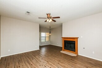 804 Brittany Dr in Denton, TX - Building Photo - Building Photo