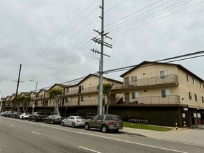 Gardena Royale Apartments in Gardena, CA - Foto de edificio - Building Photo