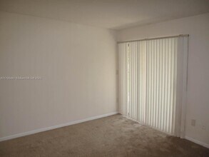 9704 S Belfort Cir in Tamarac, FL - Building Photo - Building Photo