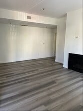 6510 La Mirada Ave in Los Angeles, CA - Building Photo - Building Photo