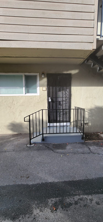 1391 Vía Dondera in Santa Clara, CA - Foto de edificio