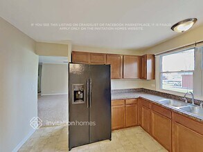 416 Deerpath Dr in Lindenhurst, IL - Building Photo - Building Photo