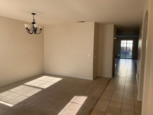 367 Noble Dr in Merced, CA - Building Photo - Building Photo