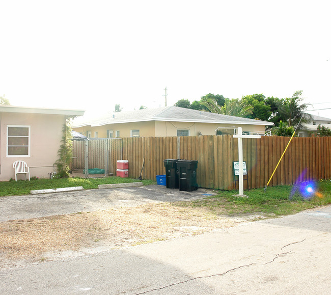 1100 NE 16th Ave in Fort Lauderdale, FL - Foto de edificio - Building Photo