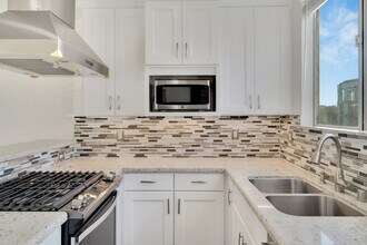 Palm Beverly Apartments in Beverly Hills, CA - Foto de edificio - Building Photo