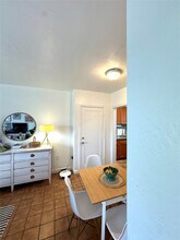 617 SW 11th St in Miami, FL - Building Photo - Building Photo