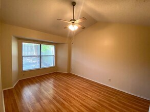 6814 Flaming Ridge Dr in Converse, TX - Building Photo - Building Photo