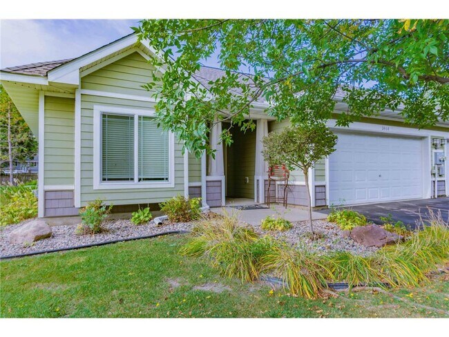 1464 Ravoux Ln in Chaska, MN - Building Photo - Building Photo