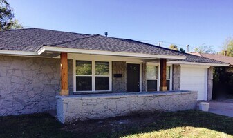 9517 Ridgeview Dr in The Village, OK - Building Photo