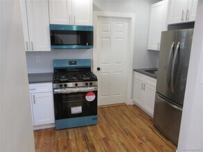 949 E 213th St in Bronx, NY - Building Photo - Building Photo