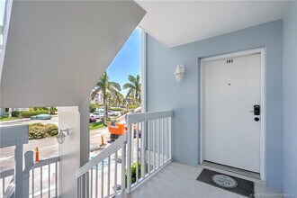 10 NE Plantation Rd in Stuart, FL - Building Photo - Building Photo